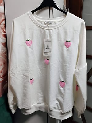 Bluza w truskawki
