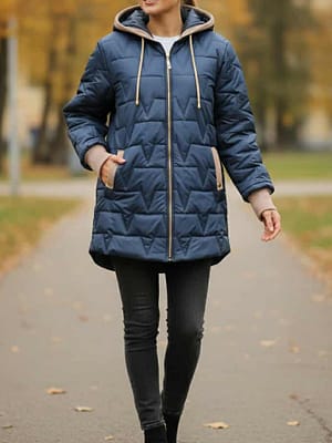 Granatowa kurtka lekko ocieplana