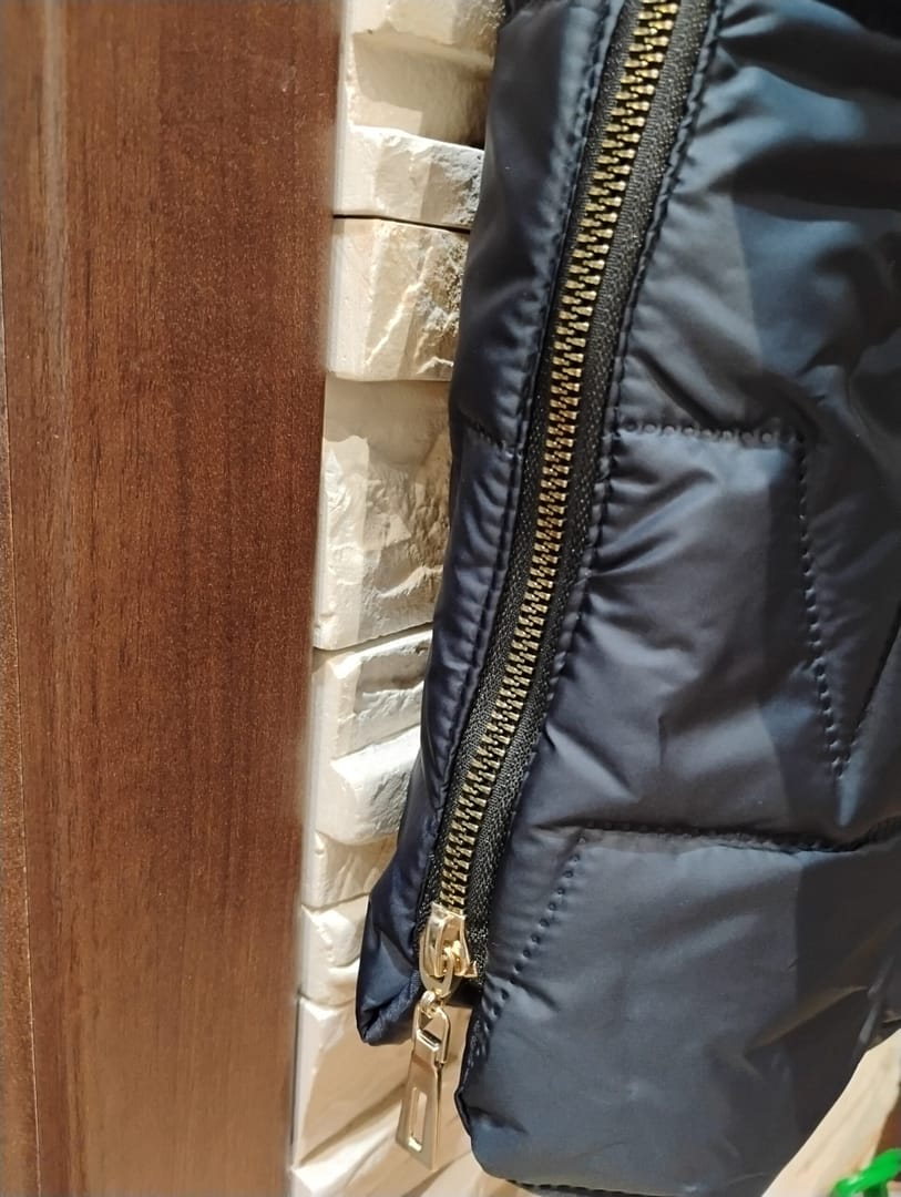 Ciemno granatowa kurtka damska - obrazek 4